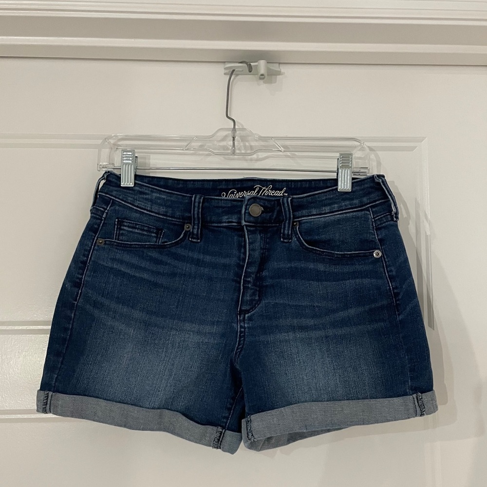 Universal Thread Stretch Roll Cuff Shorts Sz 6